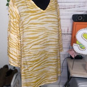 New Directions Yellow Zebra Print Top EUC